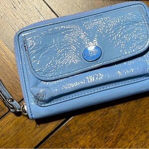 COACH F48864 Peyton Patent Universal Zip Wallet